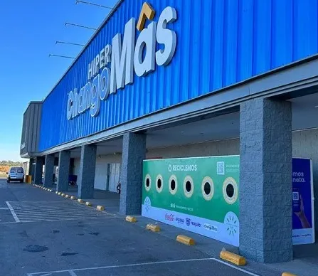 Edificio con contenedores